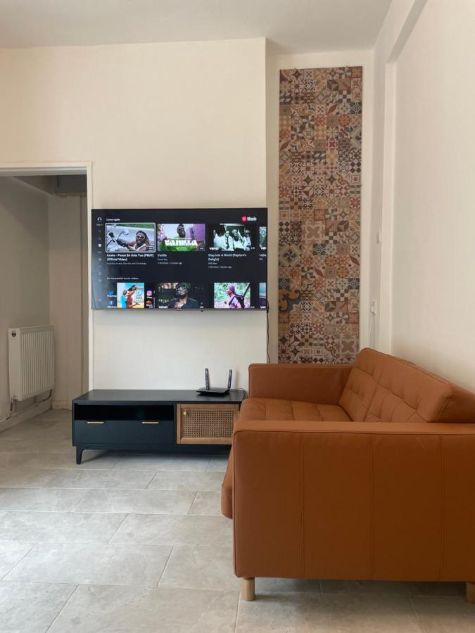 4 Bedroom House With Garden, Parking & 3 Mins Walking Distance From Train Station Londra Dış mekan fotoğraf